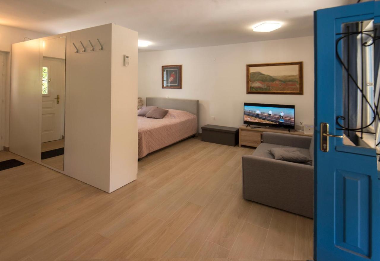 Studio Apartman Roza Стон Экстерьер фото