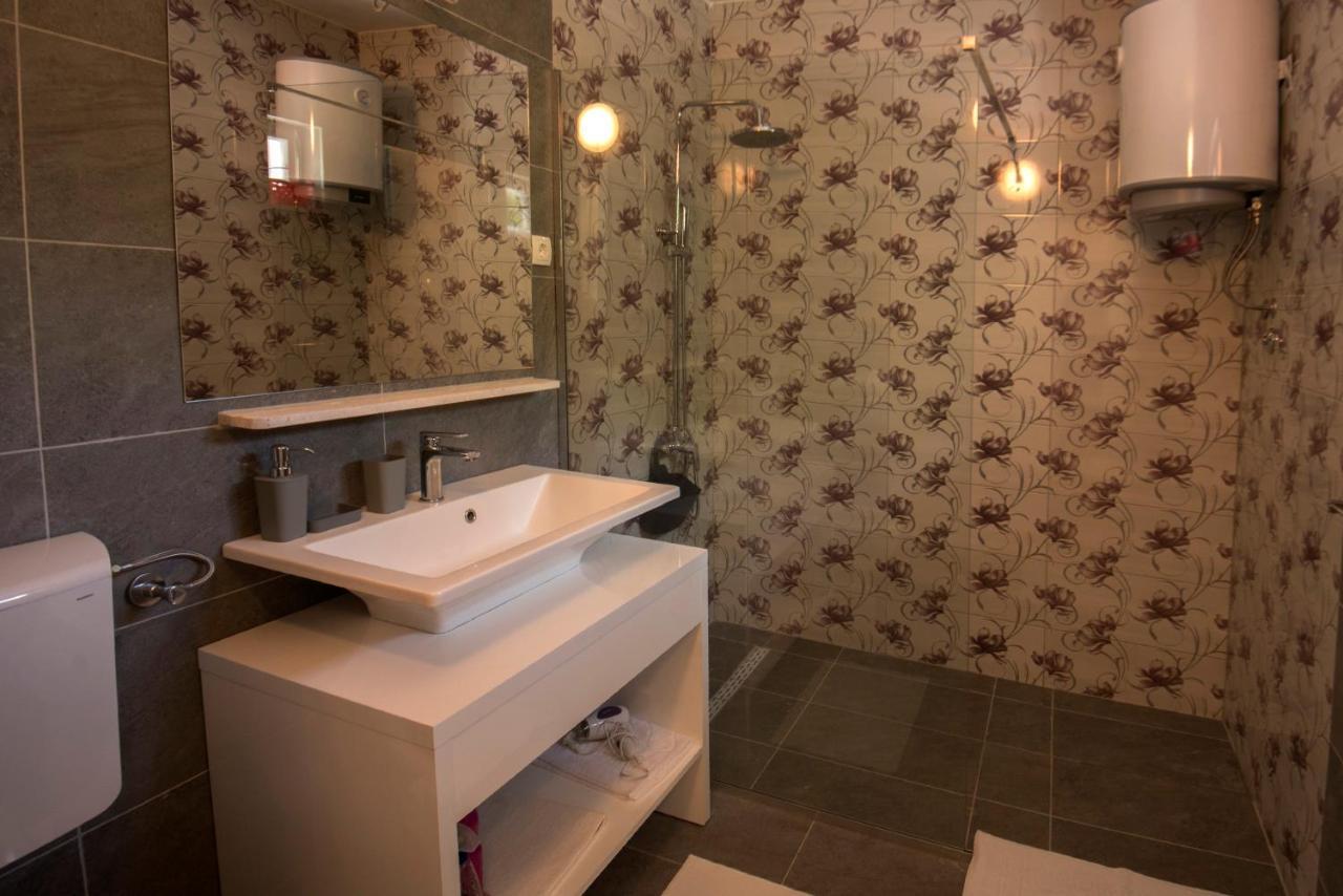 Studio Apartman Roza Стон Экстерьер фото
